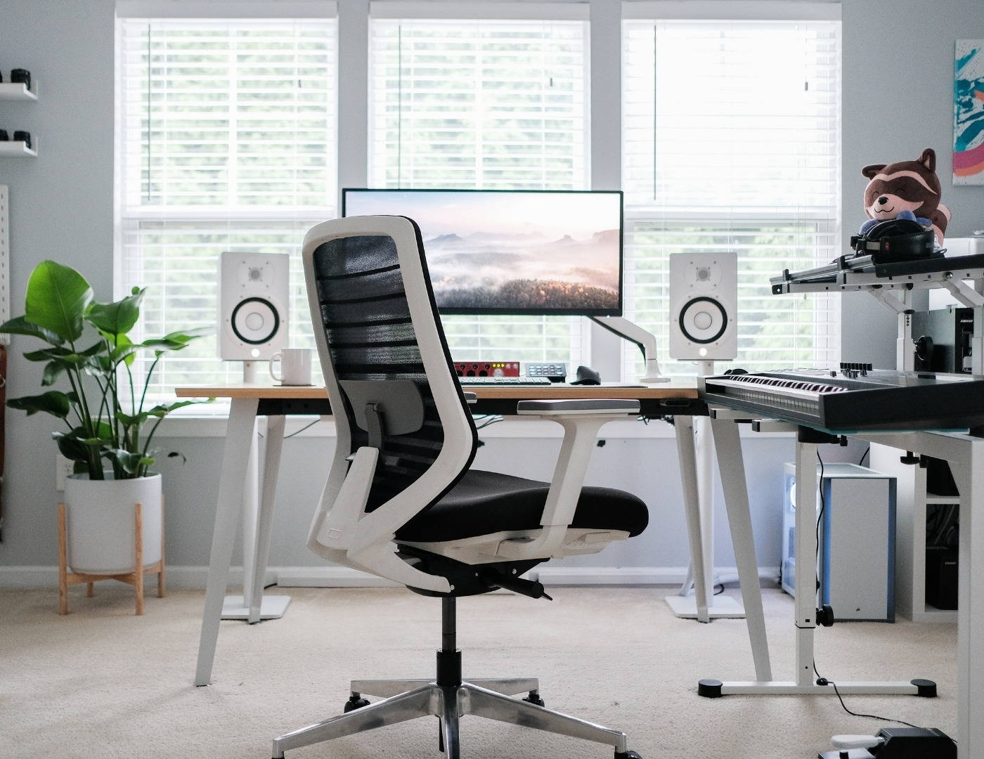 Office Guide: The Best Way to Sit With Lower Back Pain