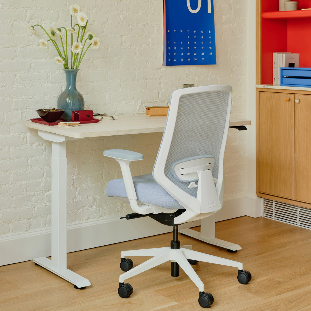 Color & Material: Glacier; toggle_category: Business; user_groups: in action;