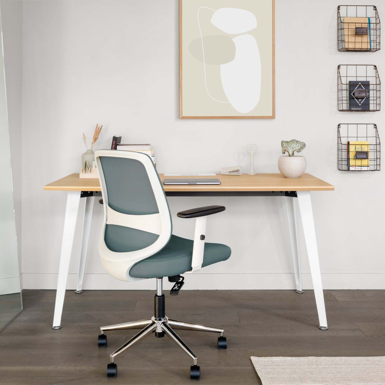 Seat Color:Slate; Condition:Like New;